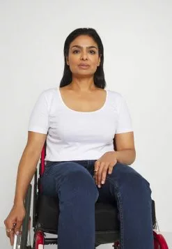 Anna Field T-Shirt Basic - White 11 Anna Field T-Shirt Basic - White -Anna Field Geschäft 21540b4bd0154b32ba21619ab7a77884