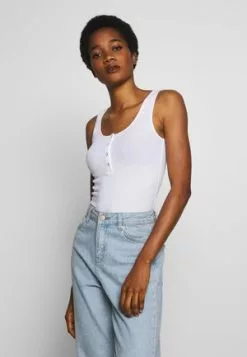 Anna Field Top - White 13 Anna Field Top - White -Anna Field Geschäft b418e6776b5c4474bbb59902a3dcf2d3 1