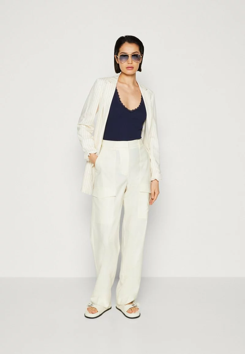 Anna Field Top - Dark Blue 4 Anna Field Top - Dark Blue – Bild 2