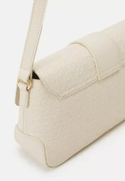 Anna Field Umhängetasche - Off-white 11 Anna Field Umhängetasche - Off-white -Anna Field Geschäft e0542d871138456b85a6b1f02f80790d